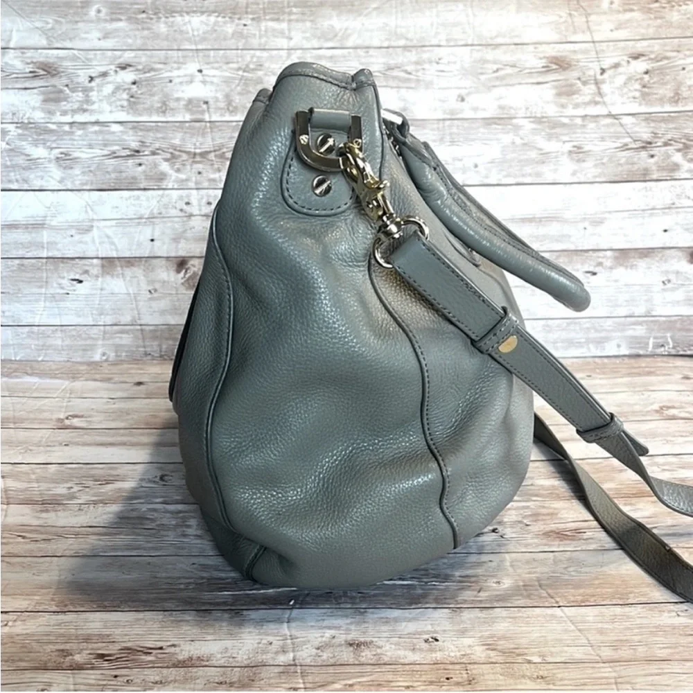 Tory Burch Elegant Pebbled Leather Handbag